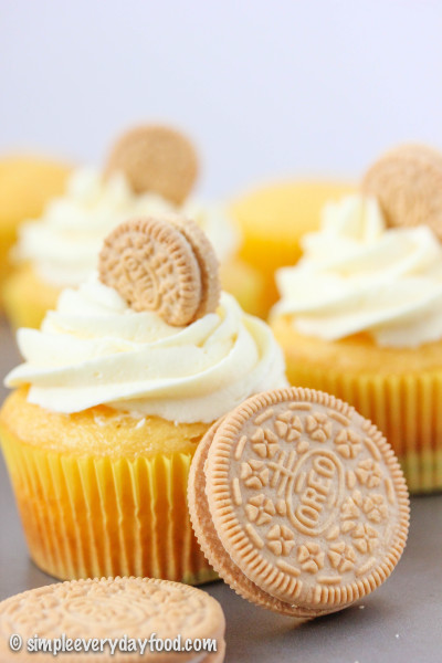 golden oreo cupcakes